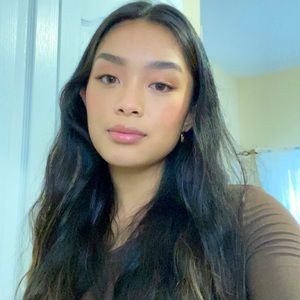 Meet your Posher, Zelia